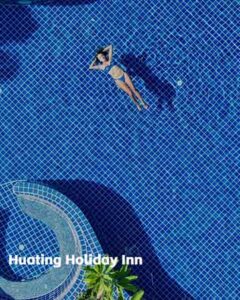Huating Holiday Inn